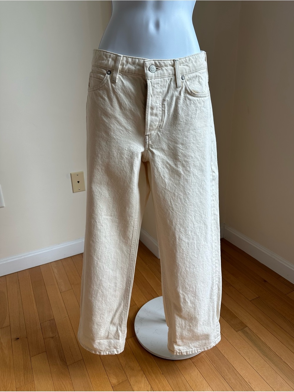 Banana Republic Women’s Relaxed Jeans in Cream